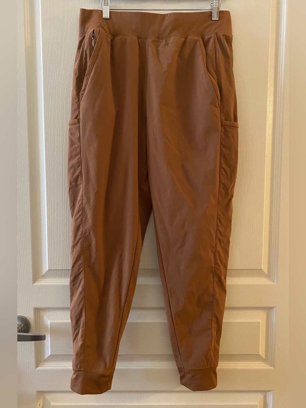 COLUMBIA Women’s Omni-Shield Pull-On Joggers in Tan - M